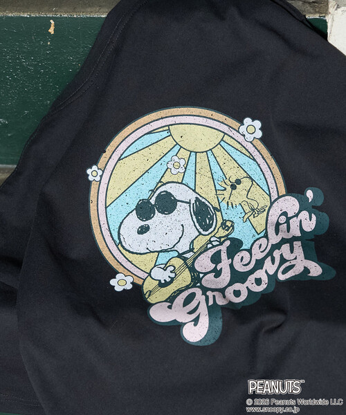 FREAK'S STORE（フリークスストア）の「限定展開　別注/SNOOPY/スヌーピー ポッププリント 半袖 Tシャツ（Tシャツ/カットソー・レディース・ブラック/グレー/オフホワイト・ﾌﾘ-）」の2枚目の写真