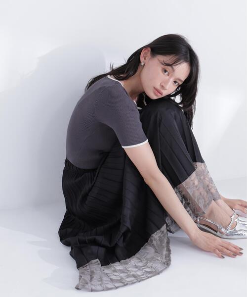 NATURAL BEAUTY BASIC(ナチュラルビューティーベーシック)の「ヘムレースプリーツスカート(スカート・レディース・ブラック/ベージュ・MEDIUM/P/S)」の2枚目の写真