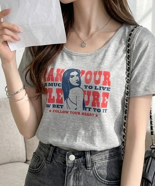 Ada.(エイダ)の「グリッターgirl Uネック 半袖 Tシャツ(Tシャツ/カットソー・レディース・グレー/チャコール/ピンク/ネイビー/オフホワイト・FREE)」の3枚目の写真
