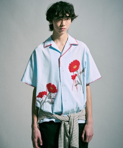 CAMPHOR WOOD(カンファーウッド)の「FLOWER EMBROIDERY SAGARA H/S SHIRT / フラワーサガラ刺繍ブランケットステッチシャツ(シャツ/ブラウス・メンズ・ブラウン系/サックスブルー/ホワイト・SMALL/MEDIUM/LARGE)」の3枚目の写真