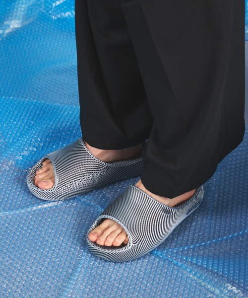 MAISON SPECIAL(メゾンスペシャル)の「《UNISEX》【STARAY】WAVE 3D REBOOT CHILL Sandal/ウェーブ3Dリブートチルサンダル【MAISON SPECIAL/メゾンスペシャル】(サンダル・メンズ・ブラック/シルバー・43/42/41/40)」の3枚目の写真