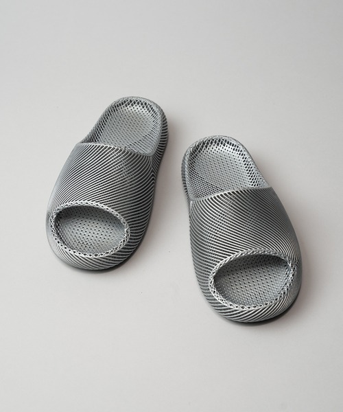 MAISON SPECIAL(メゾンスペシャル)の「《UNISEX》【STARAY】WAVE 3D REBOOT CHILL Sandal/ウェーブ3Dリブートチルサンダル【MAISON SPECIAL/メゾンスペシャル】(サンダル・メンズ・ブラック/シルバー・43/42/41/40)」の5枚目の写真