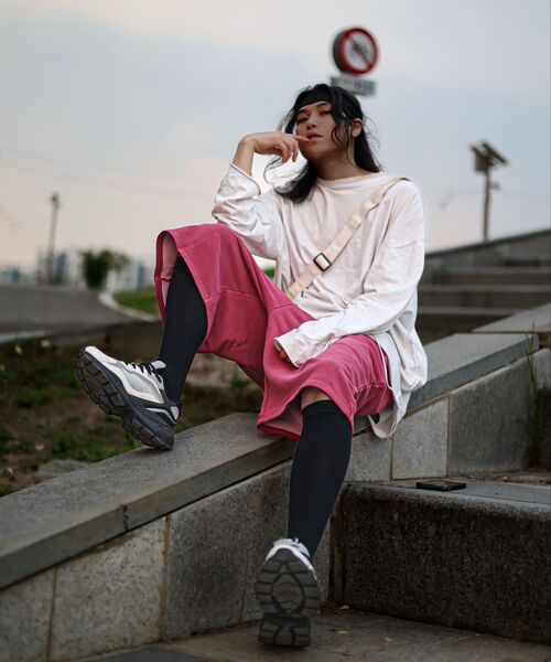URBANAGE（アーバンエイジ）の「バミューダピグメントワンタッチスウェットショートパンツピンク（その他パンツ・レディース・その他・MEDIUM/LARGE/X-LARGE）」の4枚目の写真