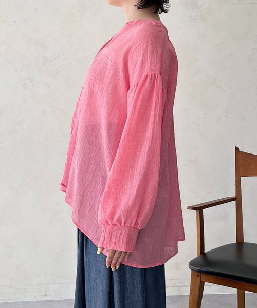 un dix cors(アンディコール)の「Vネックワンボタンシャツ(シャツ/ブラウス・レディース・ブルー/レッド/イエロー/アイボリー・FREE)」の9枚目の写真