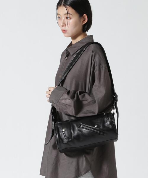 beautiful people(ビューティフルピープル)の「beautiful people/ビューティフルピープル/excerption riders cylinder bag(ショルダーバッグ・レディース・ブラック・F)」の2枚目の写真