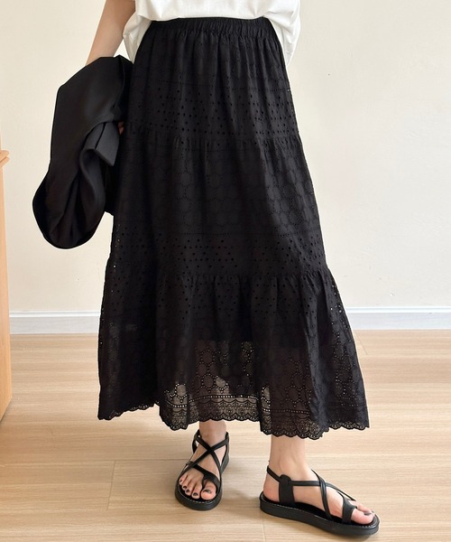 DAY CLOSET(デイ クローゼット)の「【ロング丈】ナチュラル透け感。アイレットレース ティアード切り替えスカート レディース(スカート・レディース・アイボリー/ブラック・FREE)」の13枚目の写真