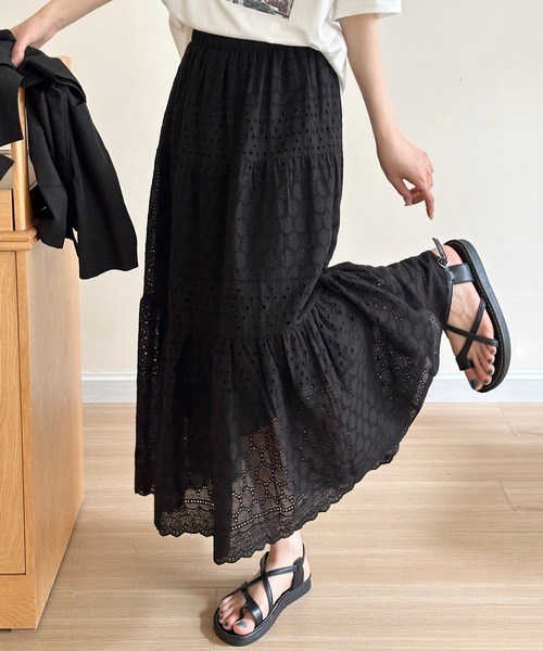 DAY CLOSET(デイ クローゼット)の「【ロング丈】ナチュラル透け感。アイレットレース ティアード切り替えスカート レディース(スカート・レディース・アイボリー/ブラック・FREE)」の14枚目の写真