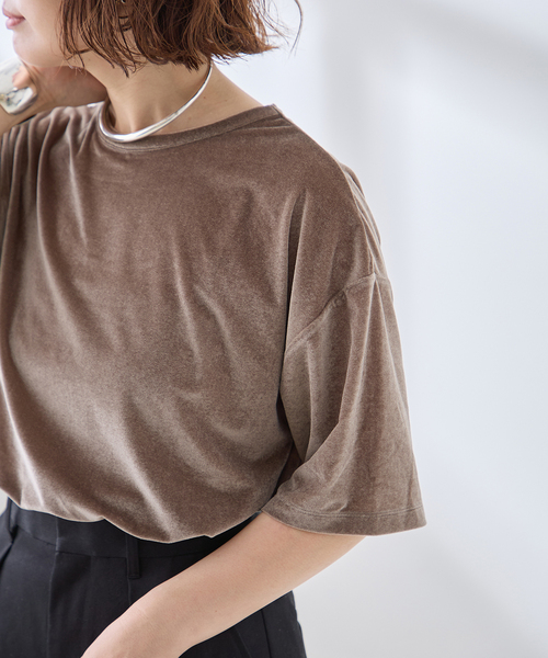 journal standard L'essage(ジャーナルスタンダードレサージュ)の「《追加/接触冷感》クールタッチベロアTシャツ(Tシャツ/カットソー・レディース・アイボリー/ネイビー/ブラウン・FREE)」の1枚目の写真