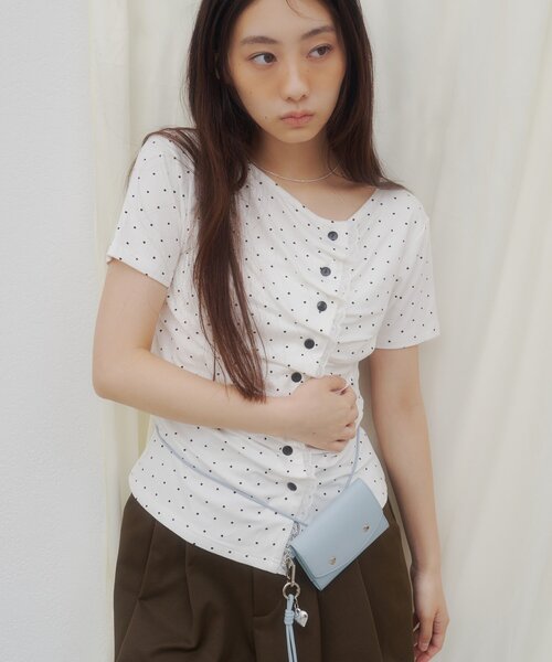 DISCOAT(ディスコート)の「【umm.】レースレイヤードドレープ半袖プルオーバー(Tシャツ/カットソー・レディース・アイボリー/ミント/サックスブルー/ライトグレー/ブルー系その他/ネイビー/ホワイト系その他/ブラウン・FREE)」の3枚目の写真
