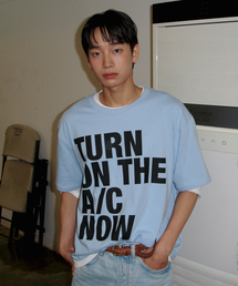 DRUNKTXT（ドランクテキスト）の「[Drunktxt x Gimor x Khaki Studio] Turn On The A/C Now Crop Tee [Sky Blue/Black]（Tシャツ/カットソー）」