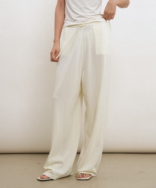 GENERAL IDEA(ジェネラルアイデア)の「【GENERAL IDEA】COOLセミワイドニットパンツ / COOL SEMI-WIDE KNIT PANTS(スウェットパンツ・レディース・アイボリー/ブラック・L/M/S)」の2枚目の写真