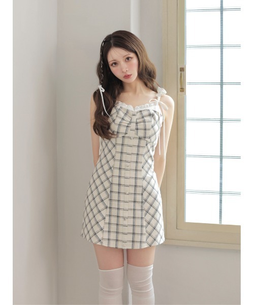 M me eme（エムミーエメ）の「Frill layered check twill cami onepiece(eme11055)（ワンピース・レディース・ホワイト/グレー・FREE）」の2枚目の写真