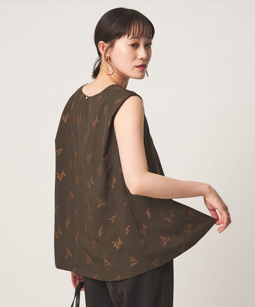 green label relaxing(グリーンレーベルリラクシング)の「ラメ エンブロイダリー ノースリーブ ブラウス(シャツ/ブラウス・レディース・ライトグレー/ダークブラウン・FREE)」の5枚目の写真