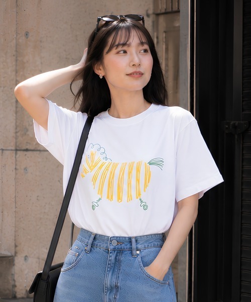 center i（センターアイ）の「アニマルプリント半袖Tシャツ（Tシャツ/カットソー・レディース・ベージュ/ピンク/グレー/ホワイト/ブラック・FREE）」の2枚目の写真