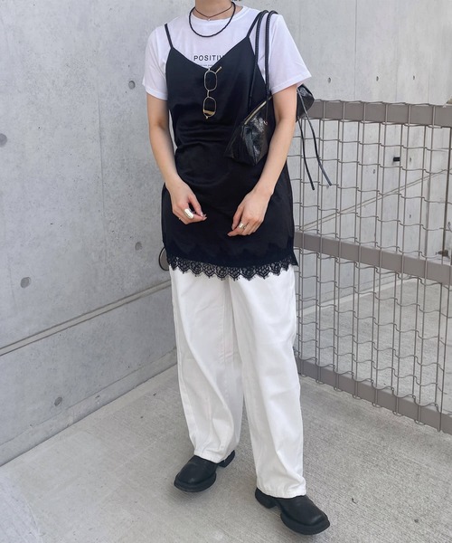 ISOOK(アイスー)の「レースキャミソールミニワンピース(kiharu select) / レースビスチェ レースキャミソール レイヤード 重ね着 サテンビスチェ 裾レースデザインインナー(チュニック・レディース・ホワイト/ブラック・FREE)」の2枚目の写真