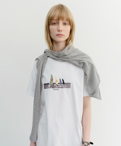 DUNST(ダンスト)の「UNISEX APPLIQUE YACHT T-SHIRT_UDTS6B134_OFF WHITE(Tシャツ/カットソー・レディース・Off White・MEDIUM/LARGE/X-LARGE/XX-LARGE/SMALL)」の1枚目の写真