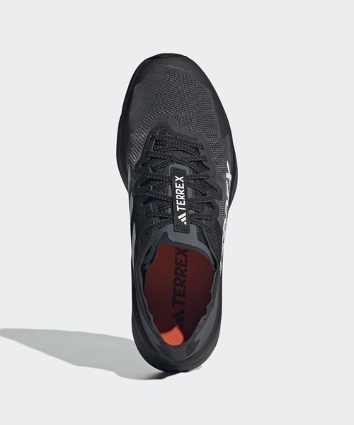 adidas（アディダス）の「テレックス アグラヴィック スピード トレイルランニング / Terrex Agravic Speed Trail Running / アディダス adidas（スニーカー・メンズ・ブラック系その他・24.0cm/24.5cm/25.0cm/25.5cm/26.0cm/26.5cm/27.0cm/27.5cm/28.0cm/28.5cm/29.0cm）」の2枚目の写真