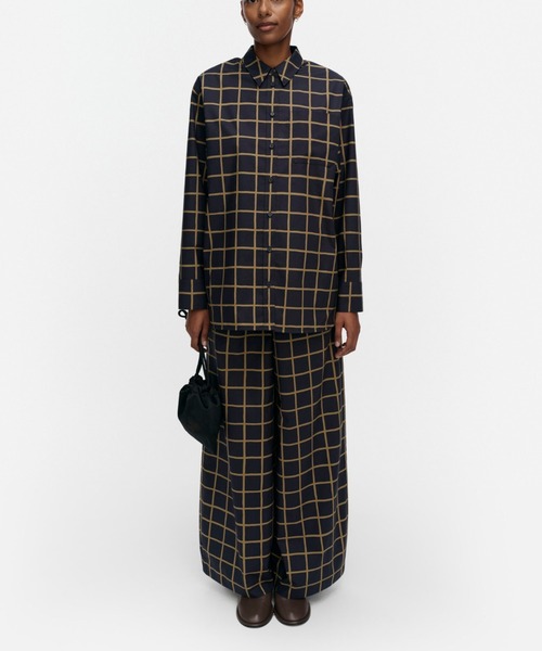 marimekko(マリメッコ)の「Tahdella Iso Ruutu / blouse(シャツ/ブラウス・レディース・ネイビー・36)」の1枚目の写真
