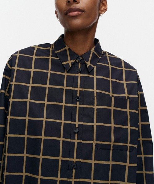 marimekko(マリメッコ)の「Tahdella Iso Ruutu / blouse(シャツ/ブラウス・レディース・ネイビー・36)」の4枚目の写真