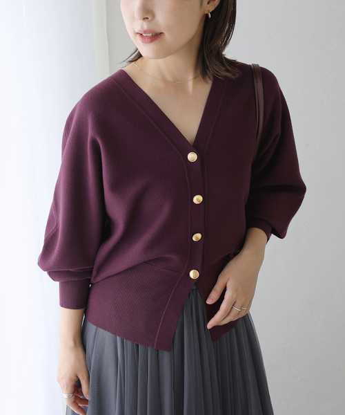 La TOTALITE(ラトータリテ)の「【洗える】Vネックシルエットカーディガン(カーディガン/ボレロ・レディース・パープル/ブラック/ホワイト・FREE)」の3枚目の写真