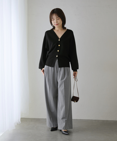 La TOTALITE(ラトータリテ)の「【洗える】Vネックシルエットカーディガン(カーディガン/ボレロ・レディース・パープル/ブラック/ホワイト・FREE)」の4枚目の写真
