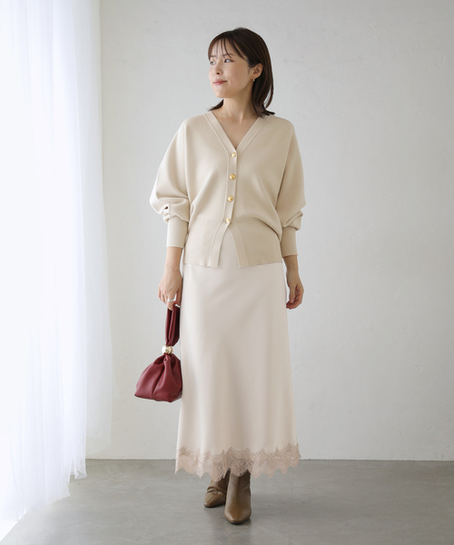 La TOTALITE(ラトータリテ)の「【洗える】Vネックシルエットカーディガン(カーディガン/ボレロ・レディース・パープル/ブラック/ホワイト・FREE)」の10枚目の写真