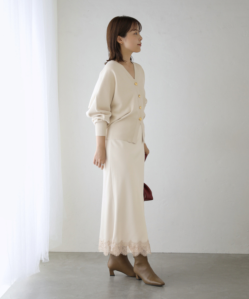 La TOTALITE(ラトータリテ)の「【洗える】Vネックシルエットカーディガン(カーディガン/ボレロ・レディース・パープル/ブラック/ホワイト・FREE)」の11枚目の写真