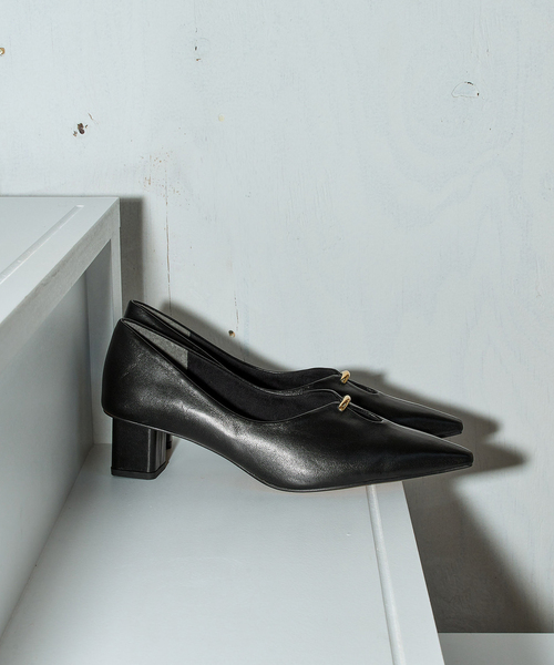 GRISE(グリーズ)の「《/WEB+一部店舗限定》GRISE5cmレザーカットアウトパンプス(パンプス・レディース・ベージュ/ブラック/アイボリー・25cm/24cm/24.5cm/23cm/23.5cm/22cm/22.5cm)」の5枚目の写真