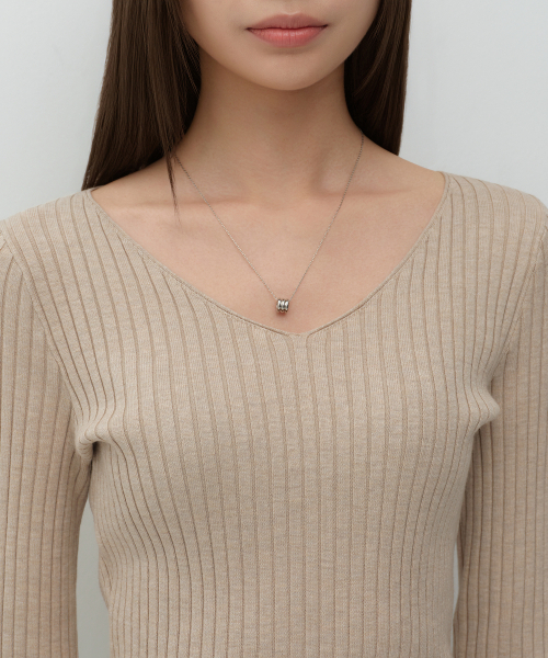 MUSINSA STANDARD WOMAN（ムシンサスタンダードウーマン）の「ウィメンズワイドリブスリムVネックニット[ライトベージュ]（ニット/セーター・レディース・その他・SMALL/MEDIUM/LARGE/X-SMALL）」の4枚目の写真