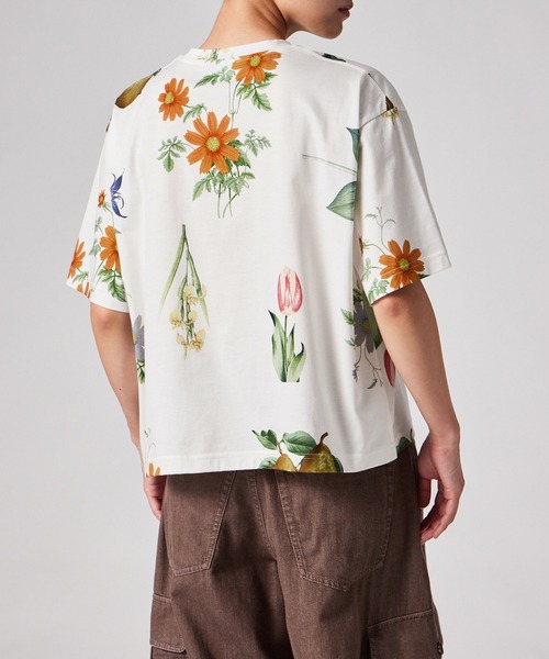Paul Smith(ポールスミス)の「ウィメンズ "Fruit & Floral" 半袖Tシャツ / 265322 443V(Tシャツ/カットソー・レディース・ブラック/ホワイト・MEDIUM)」の11枚目の写真