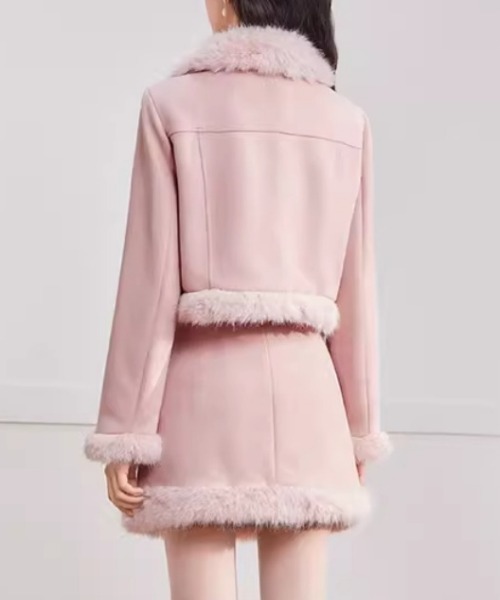 AMAJI(アマジ)の「フェイクファージャケット ミニスカート セットアップ(セットアップ・レディース・ライトピンク・MEDIUM/LARGE/X-LARGE/SMALL)」の3枚目の写真