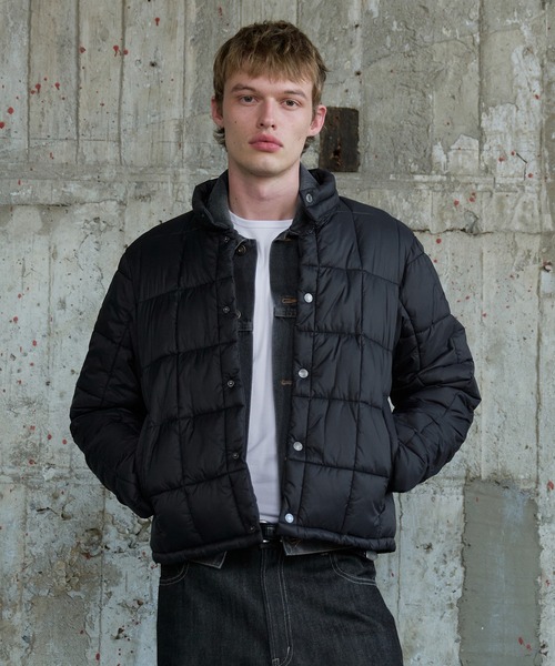 Regen Glanz(レーゲングランツ)の「compact button down paddet jacket / コンパクトボタンダウンパデッドジャケット(ブルゾン・メンズ・グレー/ブラック・MEDIUM/SMALL/LARGE)」の1枚目の写真