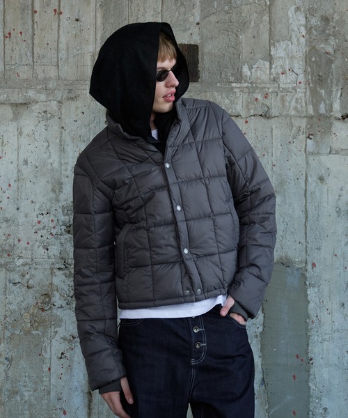 Regen Glanz(レーゲングランツ)の「compact button down paddet jacket / コンパクトボタンダウンパデッドジャケット(ブルゾン・メンズ・グレー/ブラック・MEDIUM/SMALL/LARGE)」の4枚目の写真
