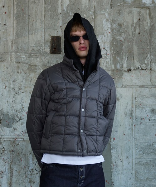 Regen Glanz(レーゲングランツ)の「compact button down paddet jacket / コンパクトボタンダウンパデッドジャケット(ブルゾン・メンズ・グレー/ブラック・MEDIUM/SMALL/LARGE)」の5枚目の写真
