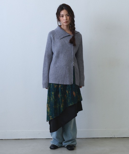 Clum(クルム)の「layered asymmetric print skirt / レイヤードアシンメトリープリントスカート(スカート・レディース・ブラック・FREE)」の5枚目の写真