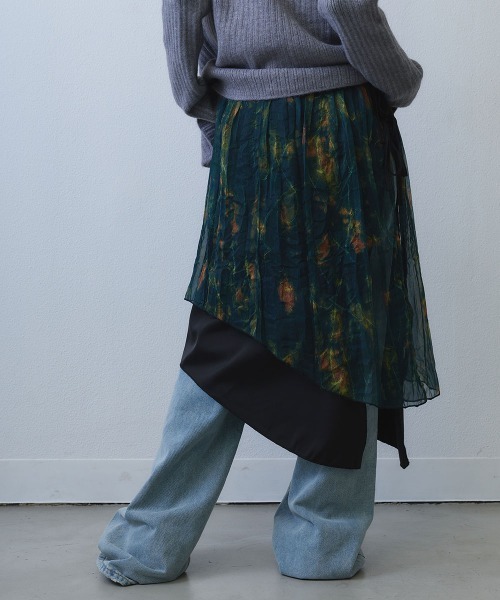 Clum(クルム)の「layered asymmetric print skirt / レイヤードアシンメトリープリントスカート(スカート・レディース・ブラック・FREE)」の11枚目の写真
