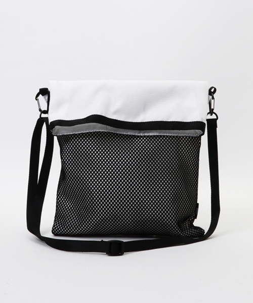 WEGO（ウィゴー）の「WEGO/口折れサコッシュ（ショルダーバッグ・メンズ・ブラック/ホワイト・FREE）」の11枚目の写真