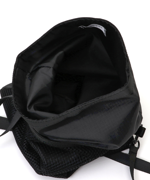 WEGO（ウィゴー）の「WEGO/口折れサコッシュ（ショルダーバッグ・メンズ・ブラック/ホワイト・FREE）」の3枚目の写真