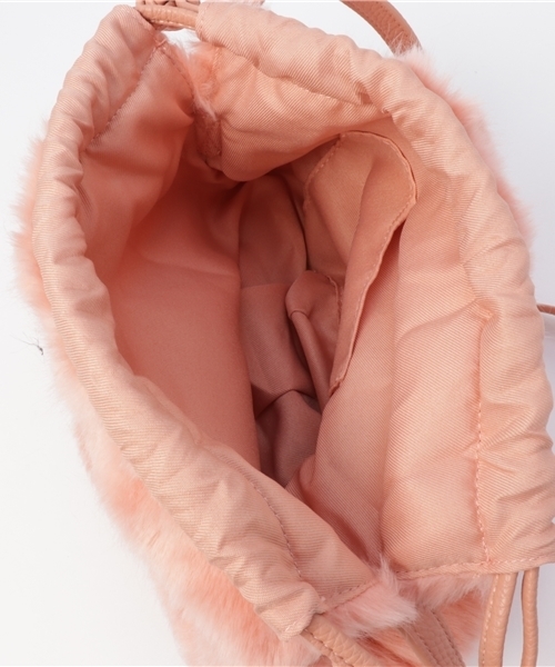 RODEO CROWNS WIDE BOWL（ロデオクラウンズワイドボウル）の「ポンポンファー ミニ ショルダー（ショルダーバッグ・レディース・ベージュ/オレンジ/カモフラージュ/イエロー/グリーン/ピンク/ベージュ系その他/ホワイト系その他/ブラック/ブルー・FREE）」の16枚目の写真