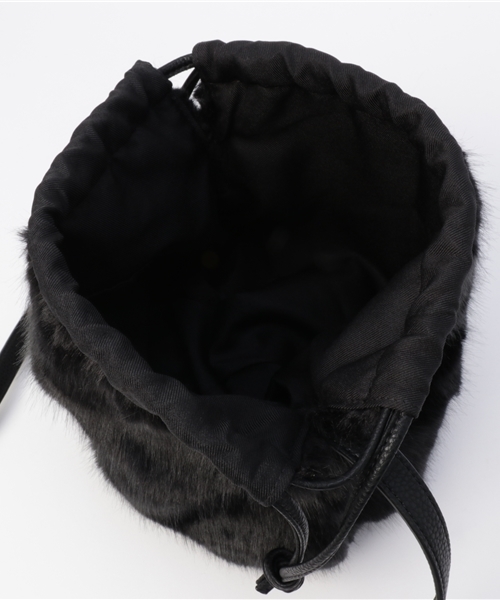 RODEO CROWNS WIDE BOWL（ロデオクラウンズワイドボウル）の「ポンポンファー ミニ ショルダー（ショルダーバッグ・レディース・ベージュ/オレンジ/カモフラージュ/イエロー/グリーン/ピンク/ベージュ系その他/ホワイト系その他/ブラック/ブルー・FREE）」の17枚目の写真