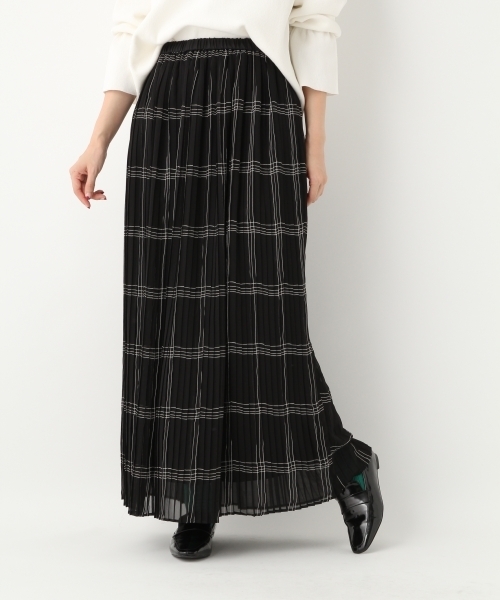 A part by(アパートバイ)の「チェックプリーツマキシスカート 747297 (スカート・レディース・ブラック/ホワイト・FREE)」の2枚目の写真
