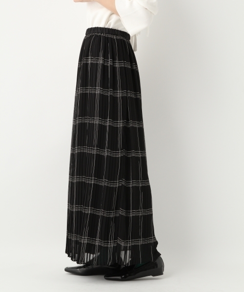 A part by(アパートバイ)の「チェックプリーツマキシスカート 747297 (スカート・レディース・ブラック/ホワイト・FREE)」の4枚目の写真