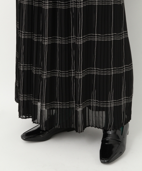 A part by(アパートバイ)の「チェックプリーツマキシスカート 747297 (スカート・レディース・ブラック/ホワイト・FREE)」の7枚目の写真