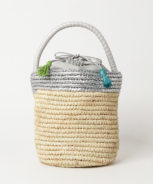 NATURAL BEAUTY BASIC（ナチュラルビューティーベーシック）の「【JJ 5月号掲載】タッセル付バケツバスケット（トートバッグ・レディース・ブラック/シルバー・ﾌﾘ-）」の13枚目の写真