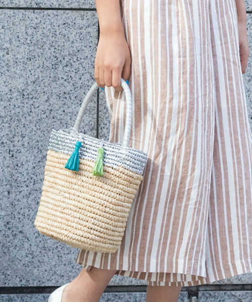 NATURAL BEAUTY BASIC（ナチュラルビューティーベーシック）の「【JJ 5月号掲載】タッセル付バケツバスケット（トートバッグ・レディース・ブラック/シルバー・ﾌﾘ-）」の21枚目の写真