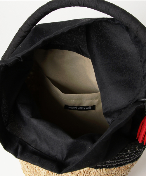 NATURAL BEAUTY BASIC（ナチュラルビューティーベーシック）の「【JJ 5月号掲載】タッセル付バケツバスケット（トートバッグ・レディース・ブラック/シルバー・ﾌﾘ-）」の7枚目の写真