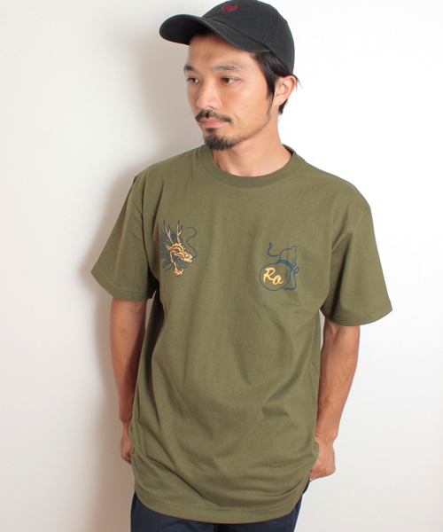ROTAR（ローター）の「Dragon Bottle ss Tee / プリント / スカジャン