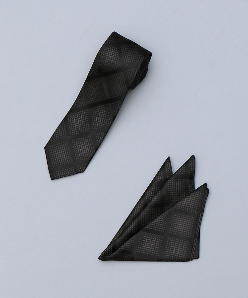 5351 POUR LES HOMMES（ゴーサンゴーイチプールオム）の「シルクジャガードスクエアネクタイ（ネクタイ・メンズ・シルバー/ブラック/ワインレッド・FREE）」の4枚目の写真