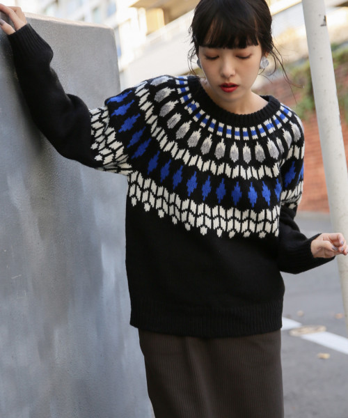 LOWRYS FARM（ローリーズファーム）の「フェアアイルプルオーバー　816668（ニット/セーター・レディース・ブラック/レッド/グレー/ベージュ・FREE）」の2枚目の写真