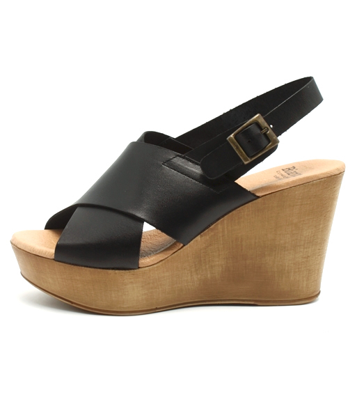 Khaju(カージュ)の「BIANCA:クロスサンダル(サンダル・レディース・ブラック/キャメル・35/38/36/37)」の3枚目の写真